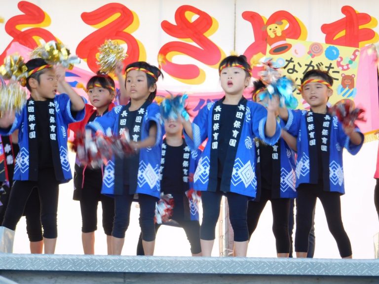 サンバカーニバル!!｜社会福祉法人やまびこ会｜宮崎県北諸県郡三股町で保育園と老人ホームを運営しています。