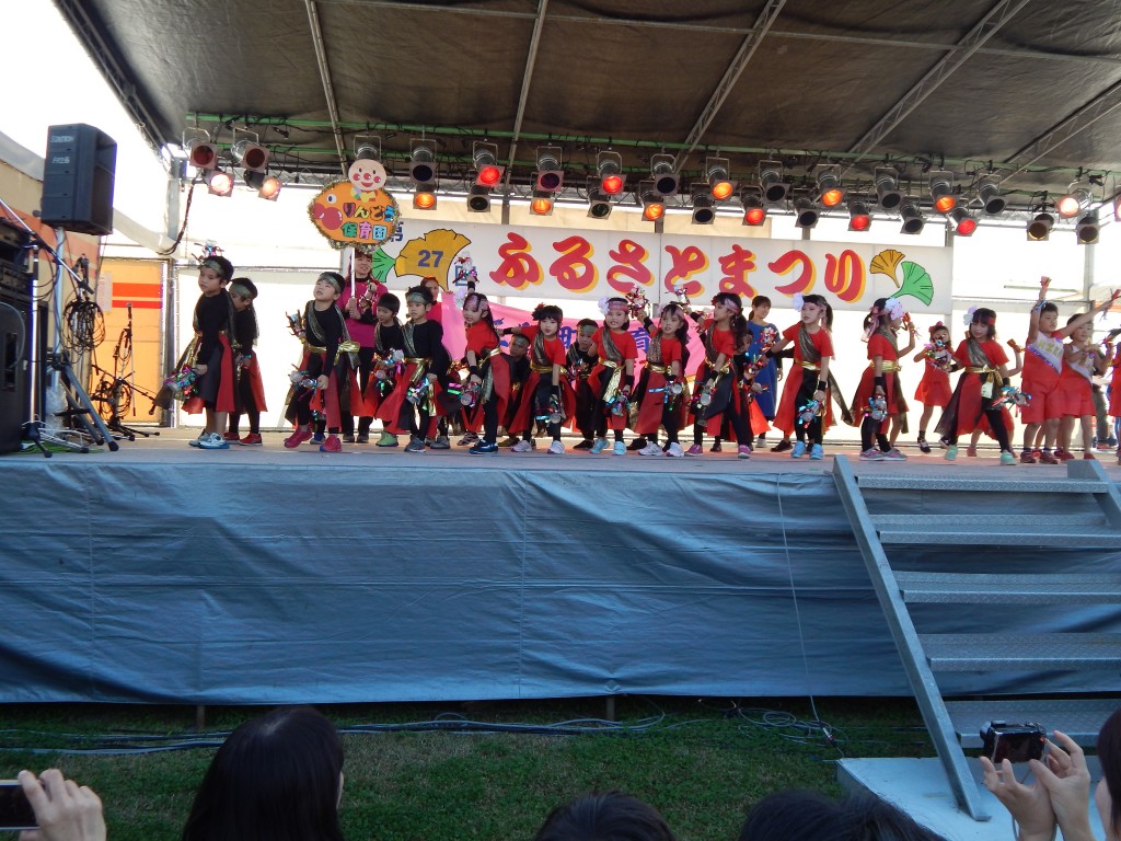 ふるさと祭り・ふじ組。｜社会福祉法人やまびこ会｜宮崎県北諸県郡三股町で保育園と老人ホームを運営しています。